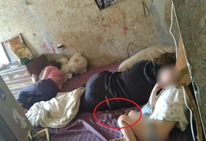 Спят сред изпражнения и фасове! Шокиращи СНИМКИ 18+ на спасените