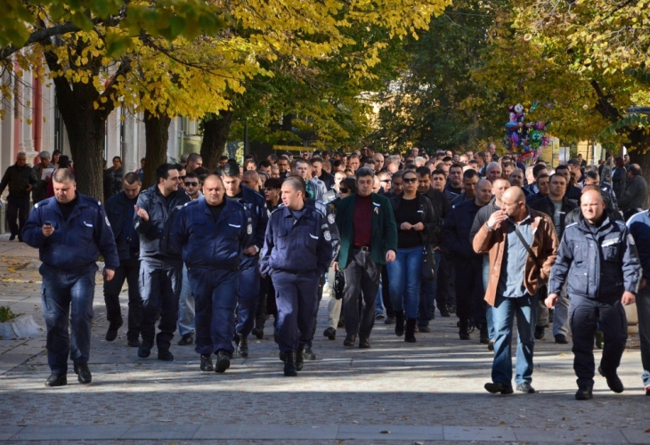 Важни преговори днес! Синдикати и МВР-шефове ще нищят заплати