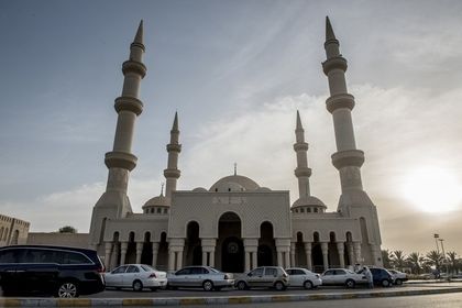 Посветиха една от най-големите джамии в Абу Даби на Света Богородица