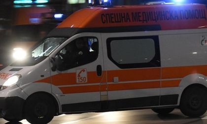 Семейна драма в Пловдив! Жена наръга мъжа си, закопчаха я