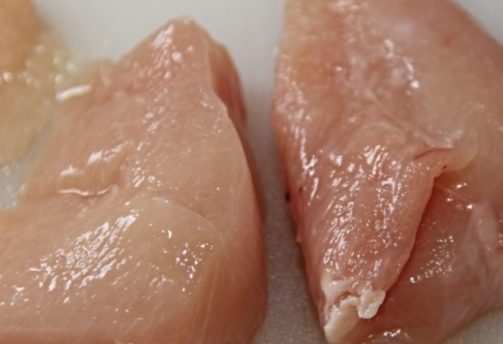 Лъсна мръсната тайна за пилешкото месо в големите магазини