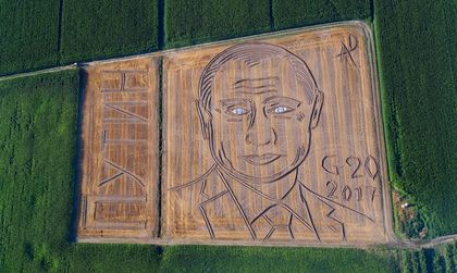 Италиански фермер създаде с трактор портрет на Путин