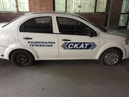 Недалеч от Пловдив: Нарязаха гумите и замеряха с яйца кола на СКАТ