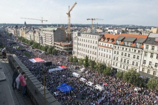 АFP: Около 100 хиляди искат оставката на чешкия премиер Андрей Бабиш