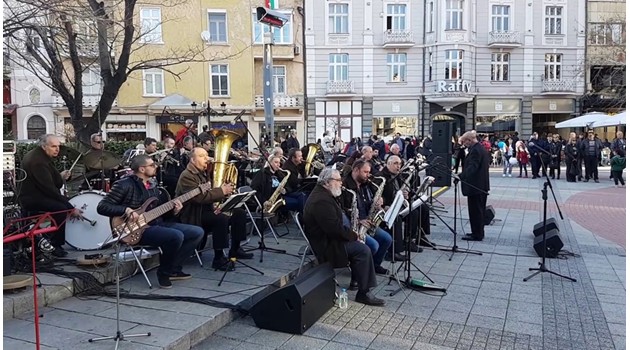 Отменя се концертът 