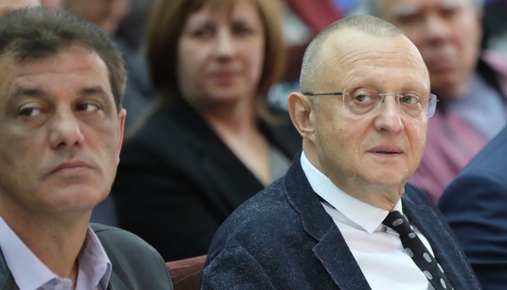 Пламен Нунев поел ангажимент за ремонта на църквата в село Червена вода
