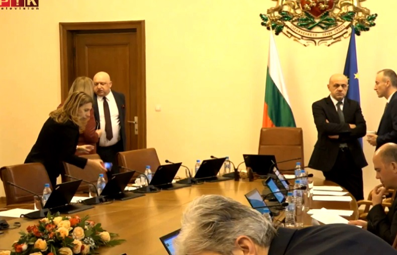 Борисов свиква важно съвещание в ГДБОП, кани и медиите