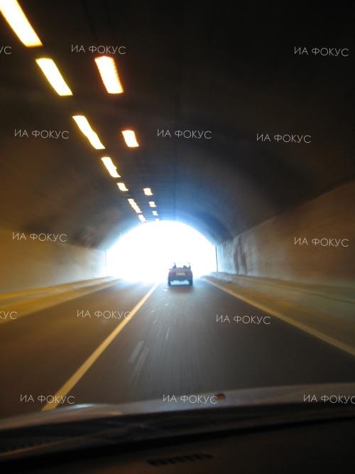 Благоевград: Колона от автомобили се е образувала по пътя между Симитли и Кресна в района на тунел „Късия“