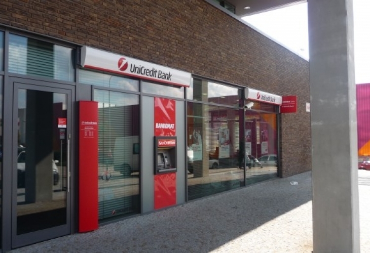 ВВС: UniCredit съкращава 14 000 работни места, за да си върне финансовата стабилност