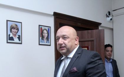 Министър Кралев с покана за евробитката на Лукойл