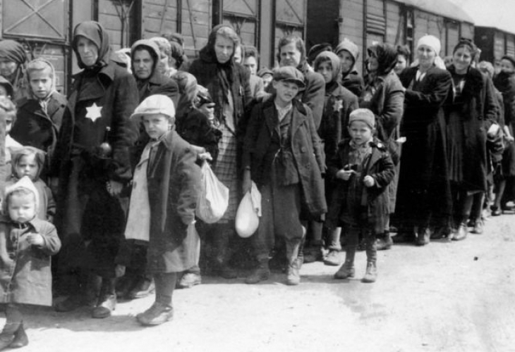 Разшифроваха ръкописите на палач от лагера на смъртта Освиенцим след цели 75 години! Вижте какво пише в тях (СНИМКИ)
