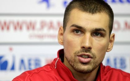 Един мач наказание за дисквалифицирания Захариев