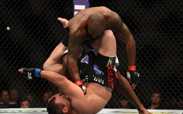 "Супер самоанецът" и "Черното чудовище" в люта UFC битка