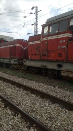 БДЖ за ученика, ударен от волтова дъга: През него са минали 25 000 волта (СНИМКИ)