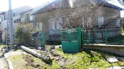 Махат стари бетонни стълбове в Кючука