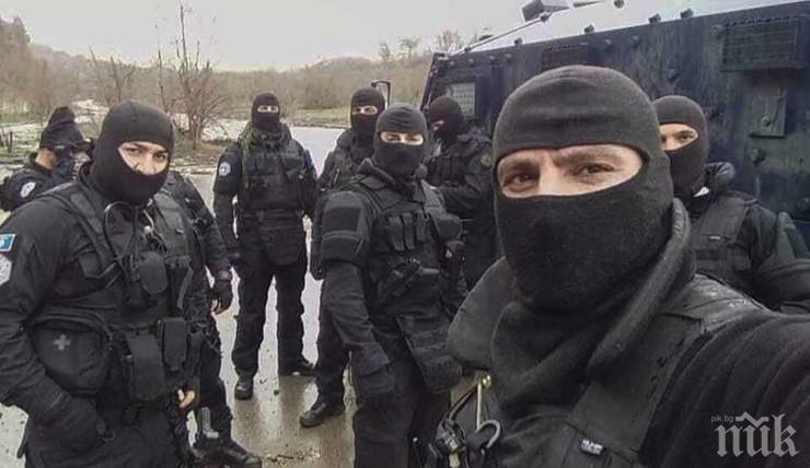 НАПРЕЖЕНИЕ: Косовски спецчасти нахлуха в Митровица - бият и арестуват сърби наред (СНИМКИ/ВИДЕО)