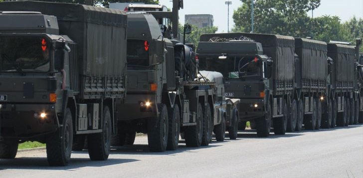 Колона с военна техника влиза от Гърция в Хасковско