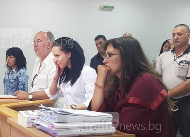 Пуснаха Габриела на свобода срещу 5 бона, танцьорката вече усмихната