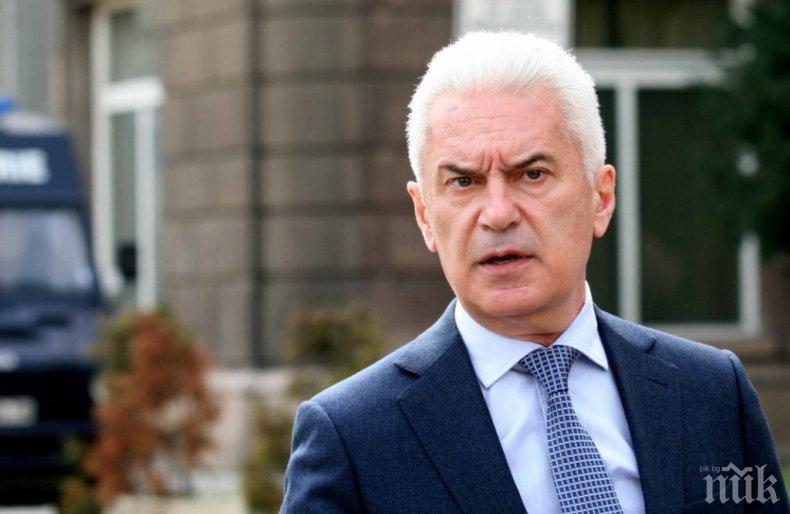 Волен Сидеров се съюзява с Бареков