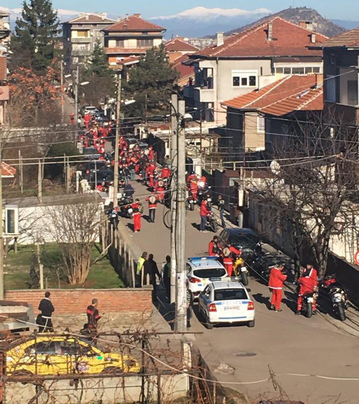 100 броя дядо Коледовци на мотори в Коматево! Вижте, кои деца зарадваха ВИДЕО и СНИМКИ