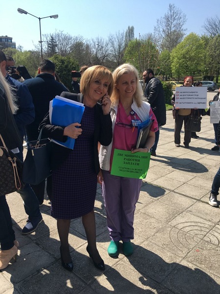Омбудсманът Мая Манолова: Стоя зад справедливите искания на специалистите по здравни грижи от първия ден и ще продължа, докато те не станат реалност