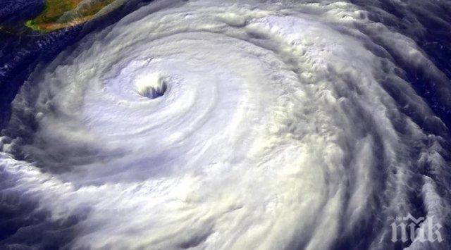 ПОРЕДЕН УЖАС! Япония се готви за два мощни тайфуна