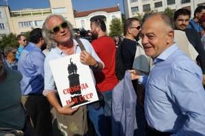 Гербаджийски щрих край Народното събрание, превърнато в Дом на българо-съветската кражба