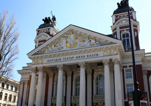 Народният театър остава без шеф след провал на конкурса