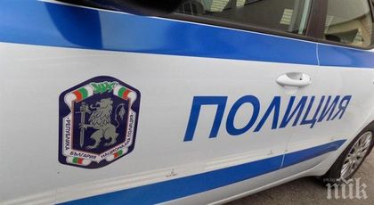 Огромно задръстване след меле между полицейски бус и миниван