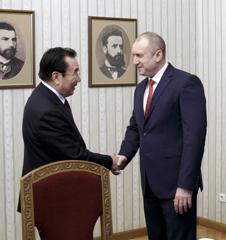 Президентът Румен Радев разговаря със заместник-председателя на Националния комитет на Политическия и консултативен съвет на китайския народ Джан Цинли