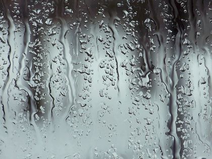 НИМХ: Утре в Северна България и в планинските райони се очаква сняг, на останалите места - дъжд