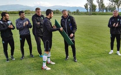 Фенове и играчи на Лудогорец изненадаха Георги Дерменджиев