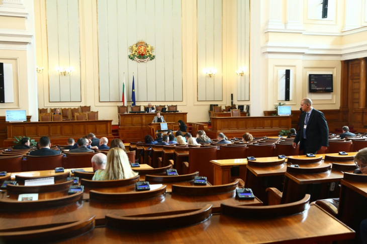 Извънредна новина от парламента за Националната здравна карта
