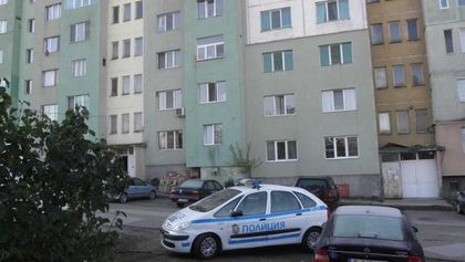 Трагедия: Жена се хвърли от втория етаж на блок в Благоевград