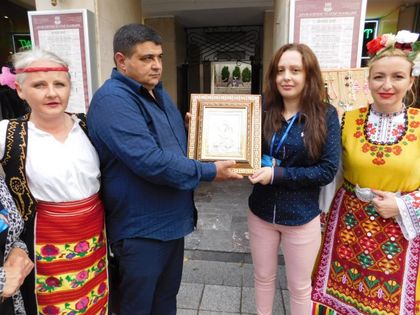 3000 лв. събраха концерт и базар в помощ на Атанаска в Пловдив