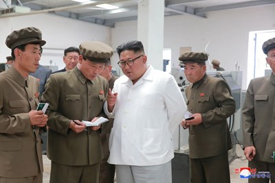 Двете Кореи преговарят за датата и мястото на новата среща на върха на лидерите им