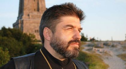 Толерантност ли? Премахнаха Фейсбук профила на отец Силвестър от Сливен.