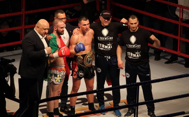 Кралев връчи шампионския пояс на Богдан Шумаров