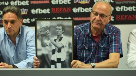 Откриват паметна плоча на Аян Садъков преди Дербито на Пловдив