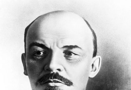 Парализиран и ням: Последната СНИМКА на Ленин!