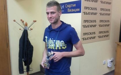 Венци Христов смени номера