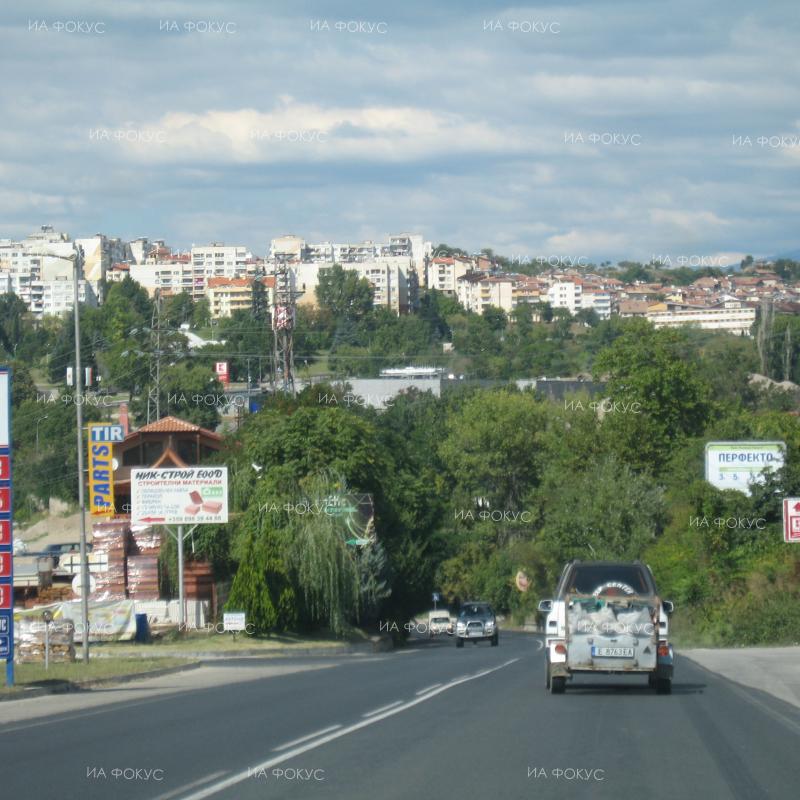 Благоевград: Нормално интензивно е движението по главен път Е-79, второкласен път 19 Симитли-Гоце Делчев и автомагистрала „Струма“ в участъка от областта