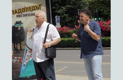 Зума и Узунов молят Бойко за парите на Крушарски