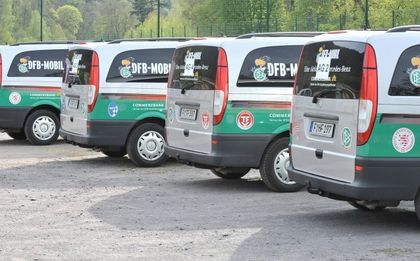 Американец задоволи нагона с... микробус
