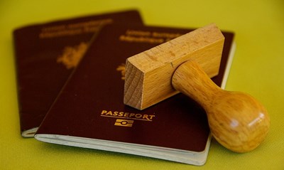 Холандия издаде първия си полово неутрален паспорт