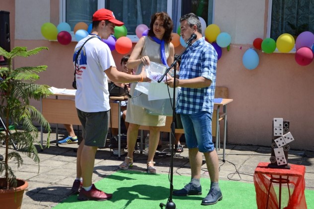 За четвърта поредна година в Професионална гимназия „Иван Хаджиенов” в Казанлък се проведе Научен технофест