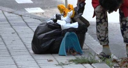 Моторист във Варна блъсна жена от фирма за почистване на уличното платно и избяга