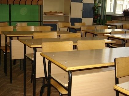 Отменят летния вечерен час за деца, противоречи на закон