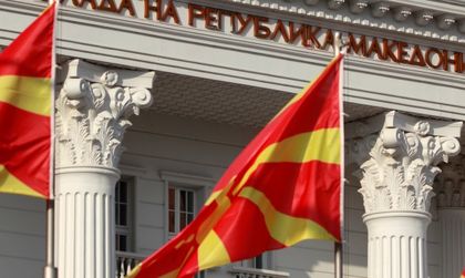 От двете страни на Преспа: Атина и Скопие подписват договор