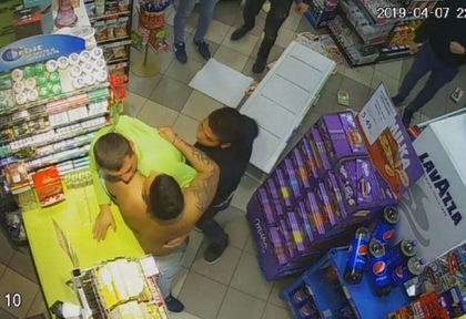 Проговори Венцислав, пребиван цели 8 минути в магазин в Габрово (СНИМКИ/ВИДЕО)